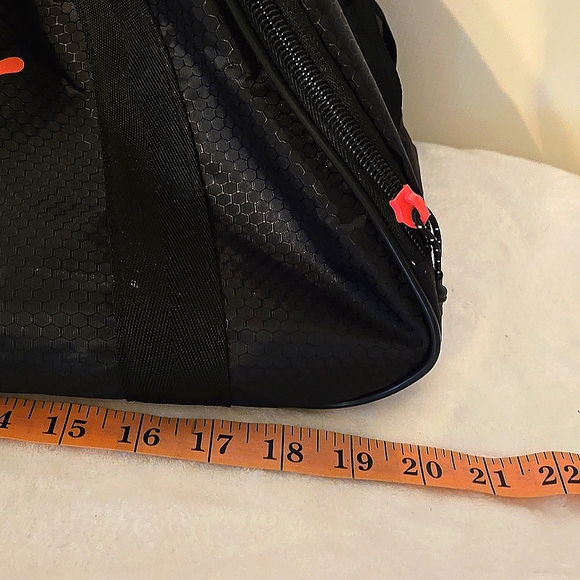 Puma Duffle Bag-NWOT - Picture 2 of 5